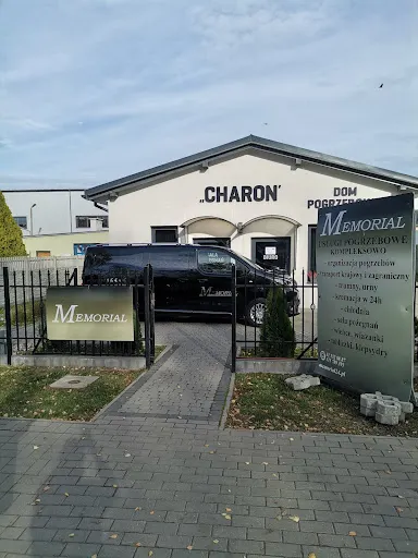 Charon – Usługi pogrzebowe Lublin, transport zwłok, wieńce pogrzebowe